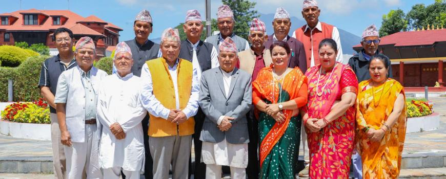 राष्ट्रपति पौडेलसँग ज्येष्ठ राष्ट्रिय नागरिक महासङ्घका प्रतिनिधि मण्डलद्वारा भेट
