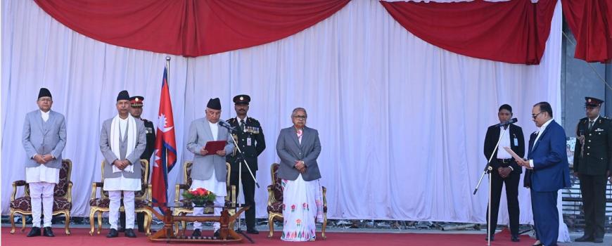 राष्ट्रपतिसमक्ष मधेस प्रदेशका प्रदेश प्रमुख कर्णको शपथ