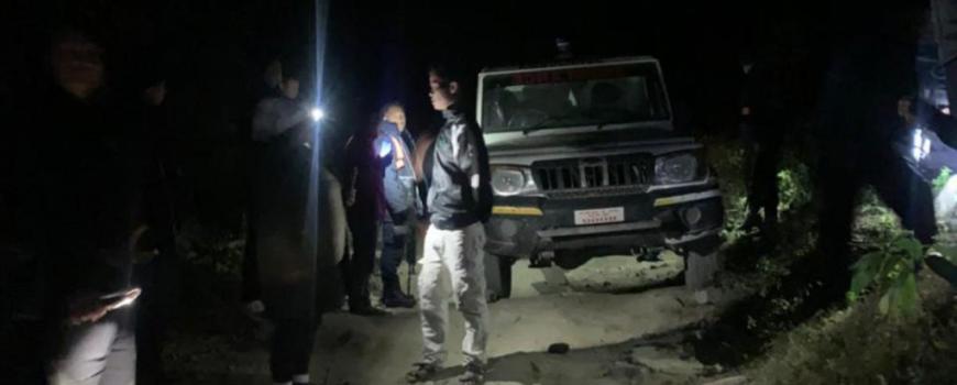 एम्बुलेन्सबाट गाँजा ओसारपसार, प्रहरीले गोली चलाएर लियो २ जनालाई नियन्त्रणमा एम्बुलेन्सबाट गाँजा ओसारपसार, प्रहरीले गोली चलाएर लियो २ जनालाई नियन्त्रणमा